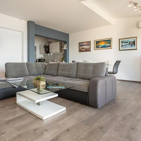 Apartment Modern *
